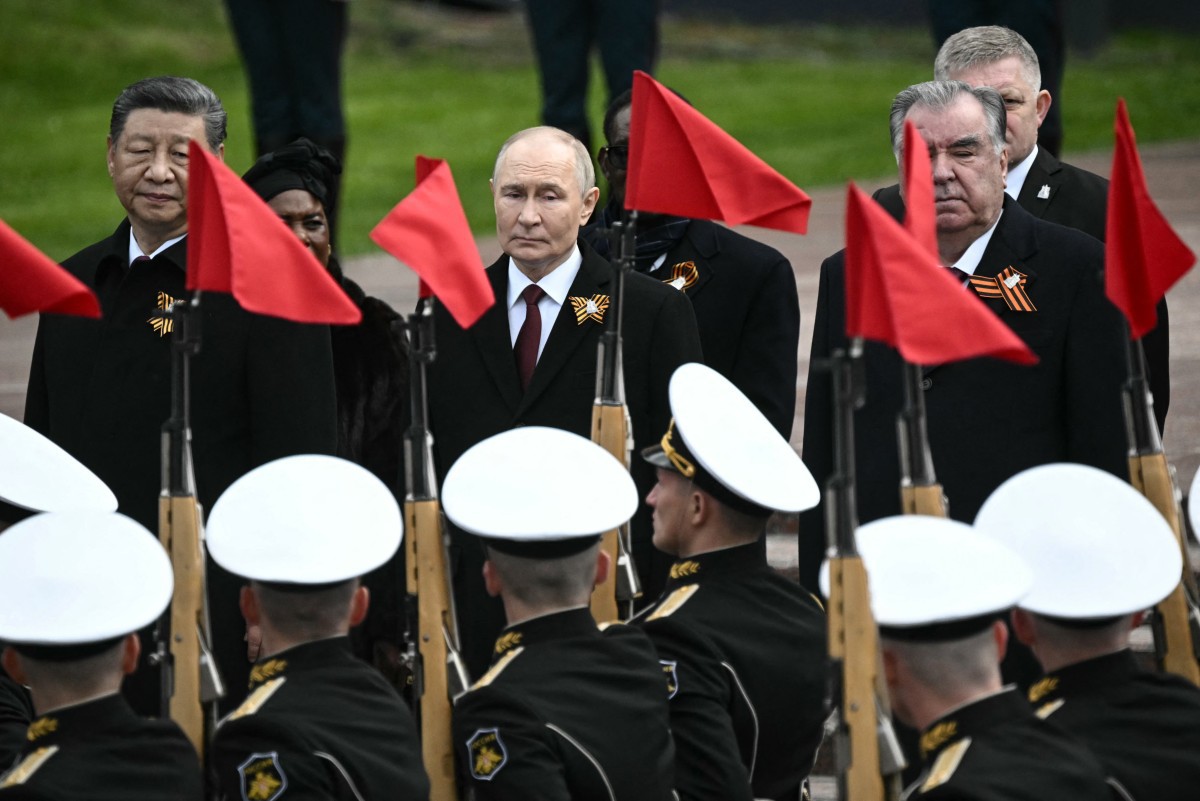 Vladimir Putin e outros líderes mundiais participam de cerimônia do 80º aniversário do fim da Segunda Guerra Mundial