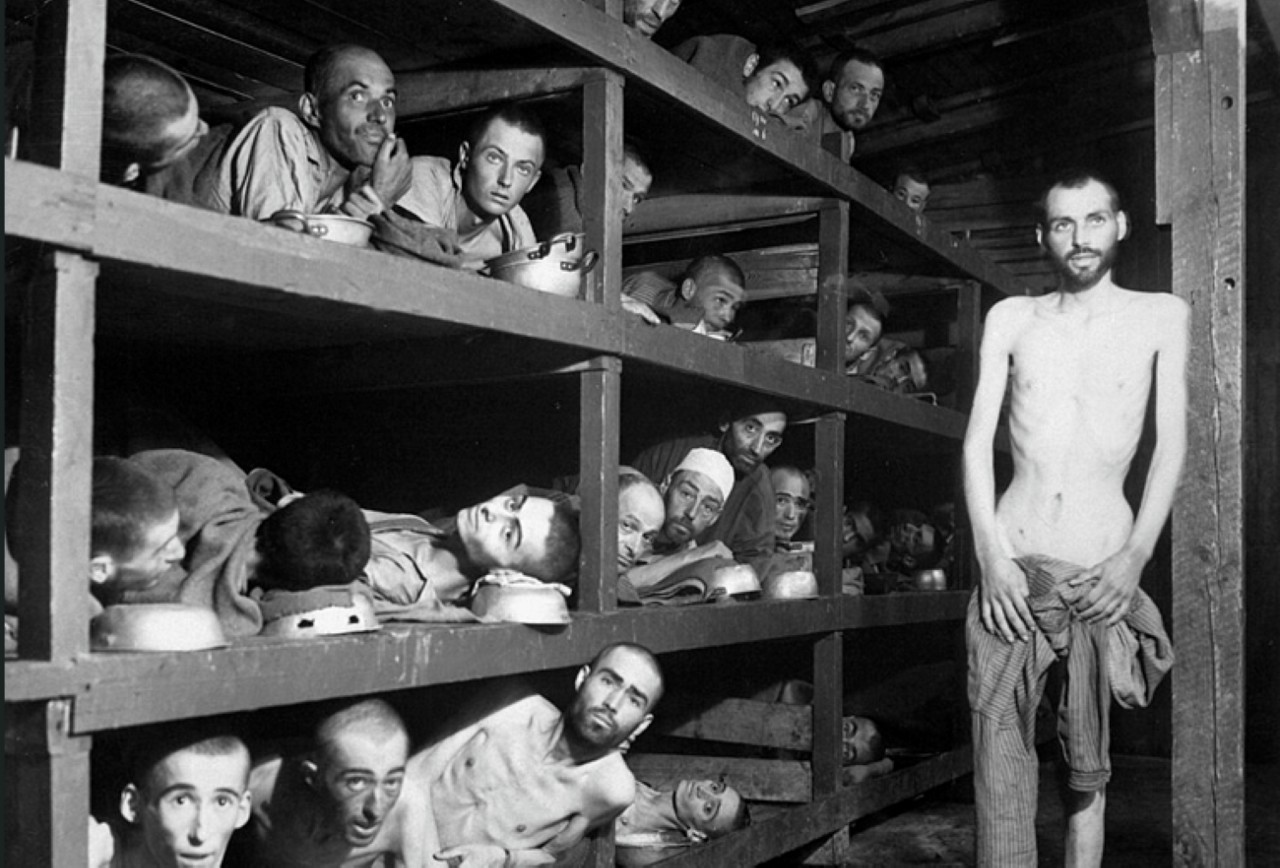 Presos do campo de concentração de Buchenwald, em Abril de 1945