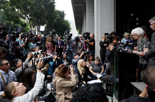 Membros da família Menendez deram entrevista coletiva para pedir a libertação dos irmãos Lyle e Erik Menendez da prisão quase trinta anos após sua condenação