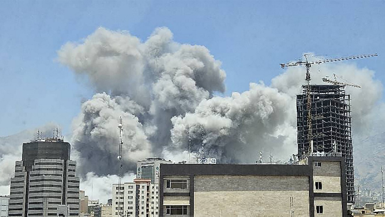 Israel faz novos ataques ao Irã nesta segunda (23/06) 
