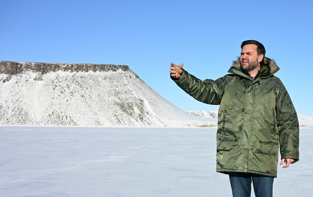 O vice-presidente dos EUA, JD Vance, visita a Base Espacial Pituffik do exército dos EUA na Groenlândia em 28 de março de 2025