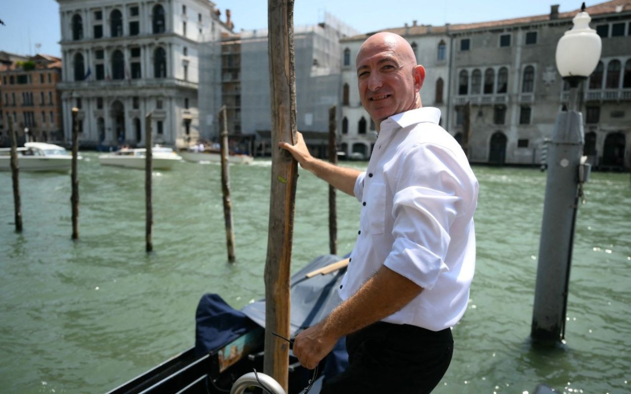 Jeff Bezos em Veneza, onde celebrará seu casamento com Lauren Sanchez
