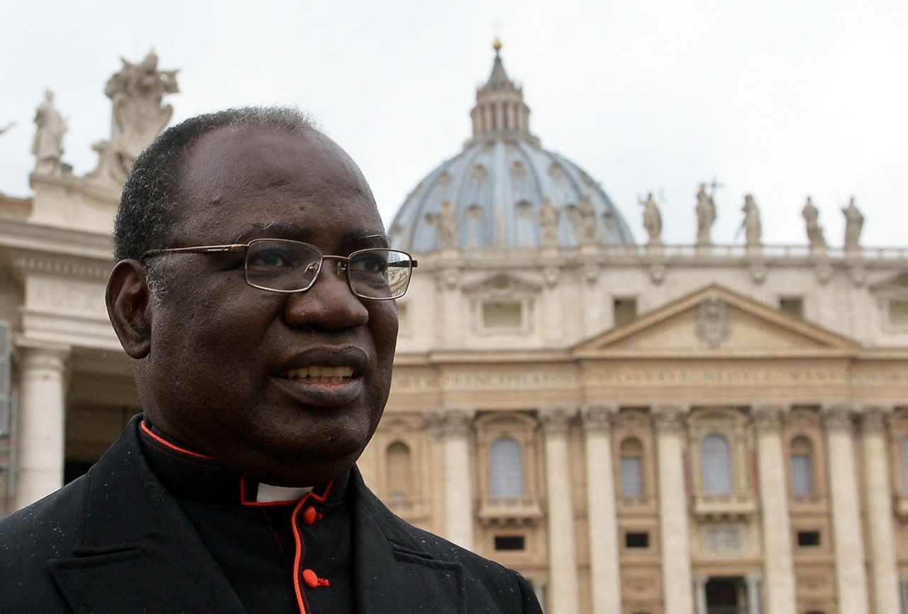 Cardeal chega ao Vaticano para o Conclave. Imagem ilustrativa (Crédito: Dimitar Dilkoff/AFP)
