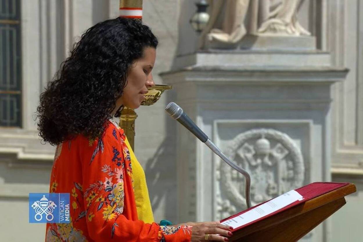 Fernanda Lopes foi uma das participantes da missa que marca o início de papado de Leão XIV