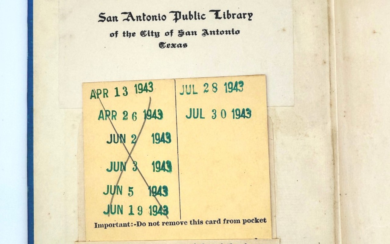 Livro é devolvido para biblioteca 82 anos depois do prazo