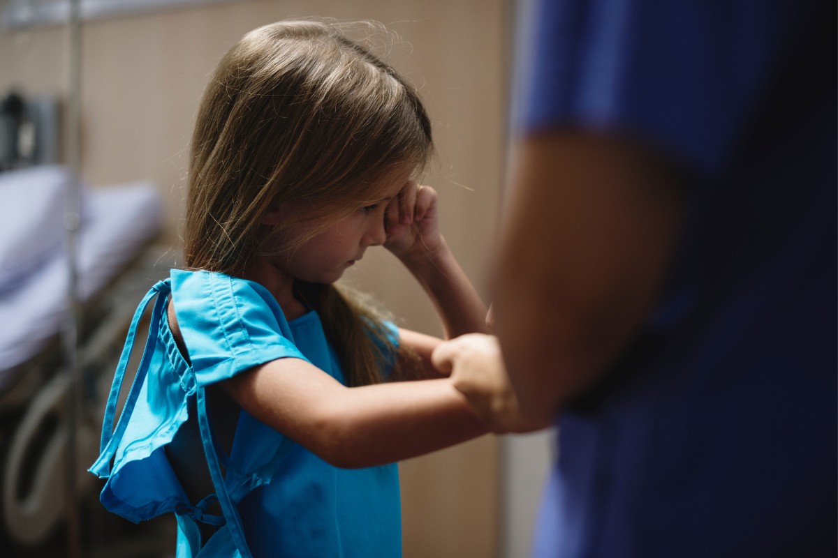 Menina com dor de ouvido choca médicos após descoberta, na Malásia