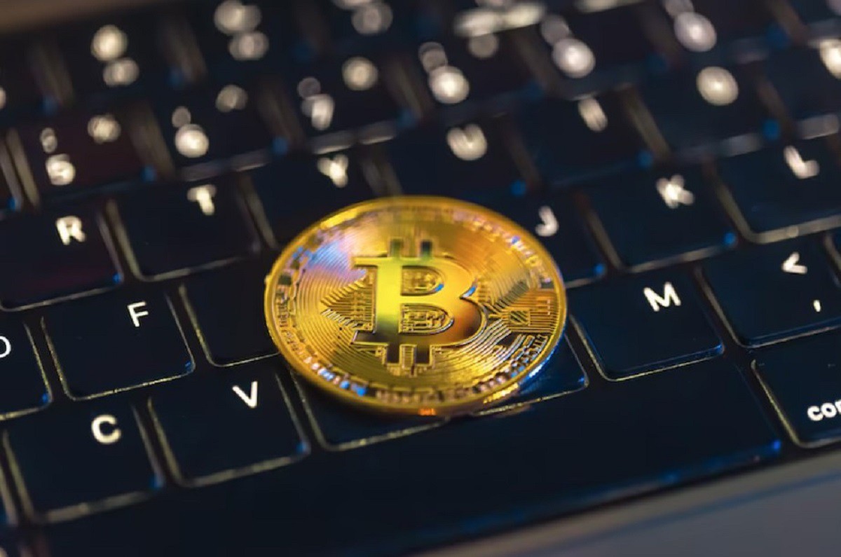 Memecoins são ativos financeiros digitais que surfam em tendências, ou memes, como o nome sugere