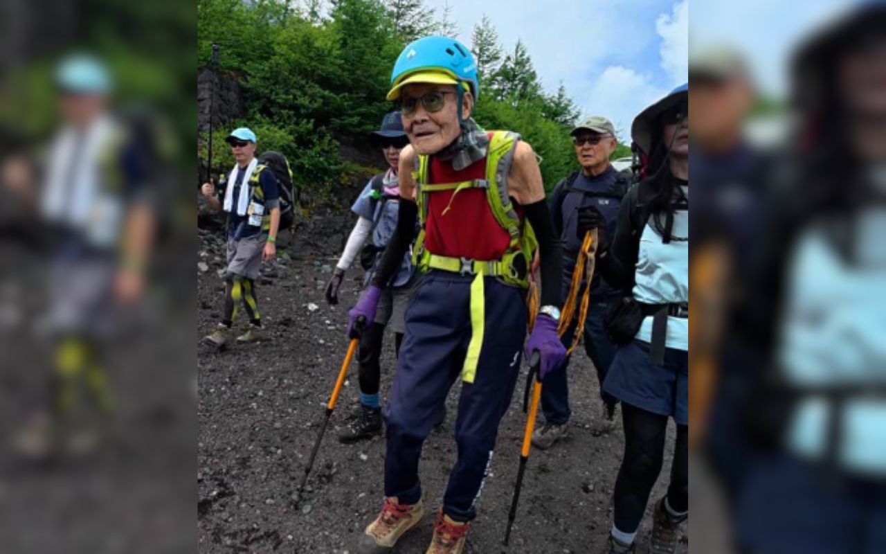Kokichi Akuzawa na escalada ao Monte Fuji