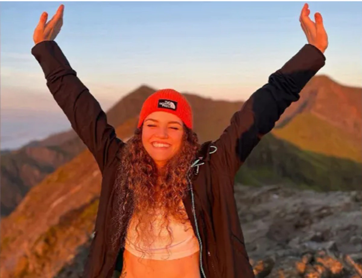 Influencer de viagens morre durante aventura no País de Gales