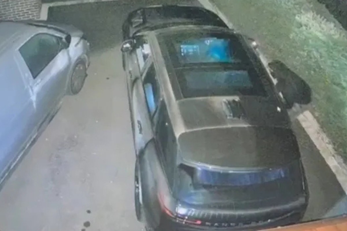 A Range Rover de luxo foi roubada horas depois da compra, na Inglaterra