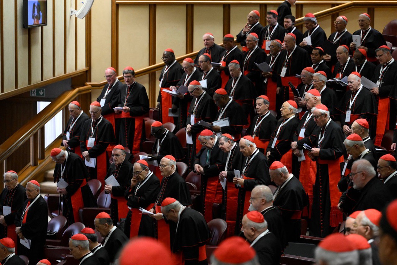 Cardeais reunidos no Vaticano após a morte do papa Francisco