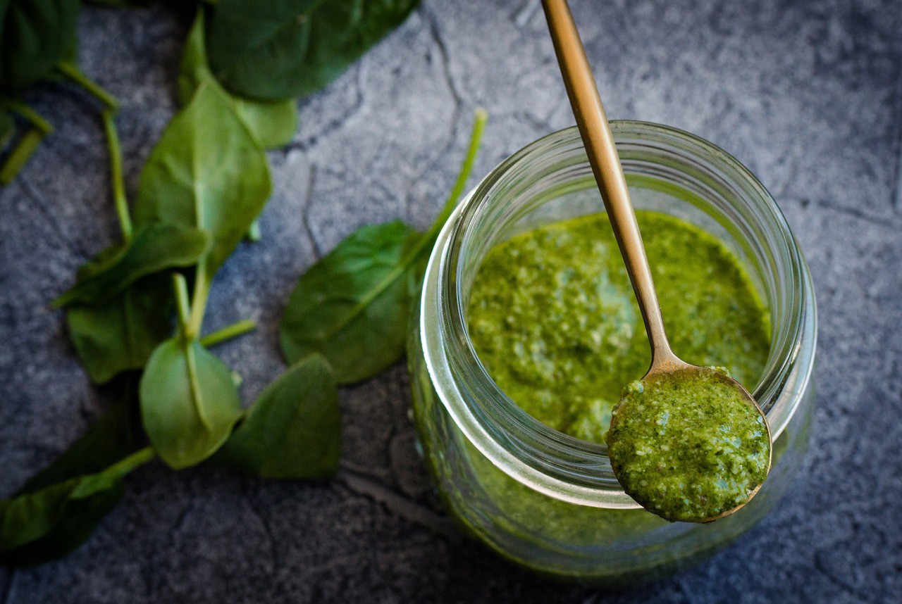 Cinco pessoas foram hospitalizadas após ingerirem pesto