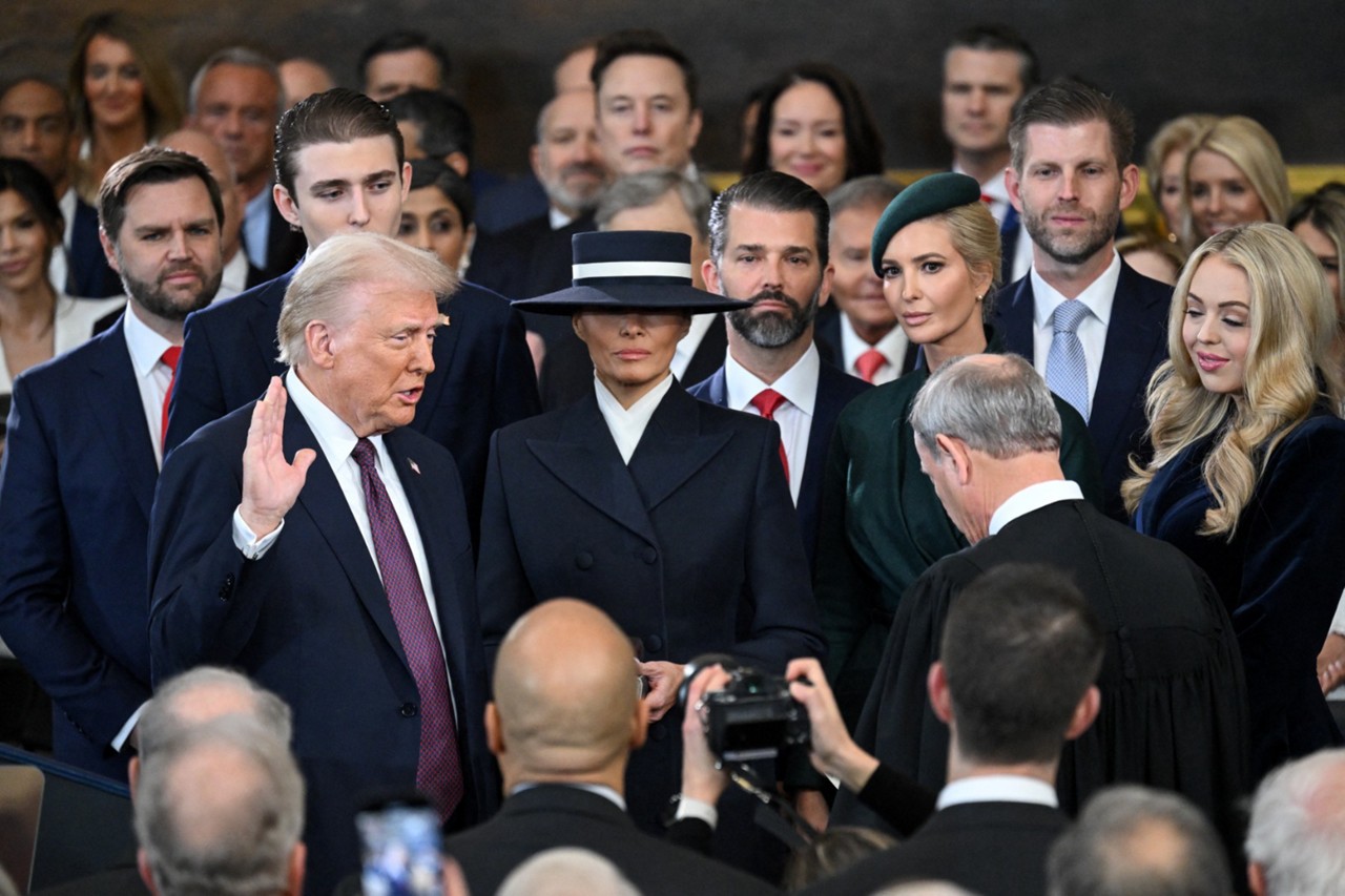 Donald Trump jurou sobre duas bíblias