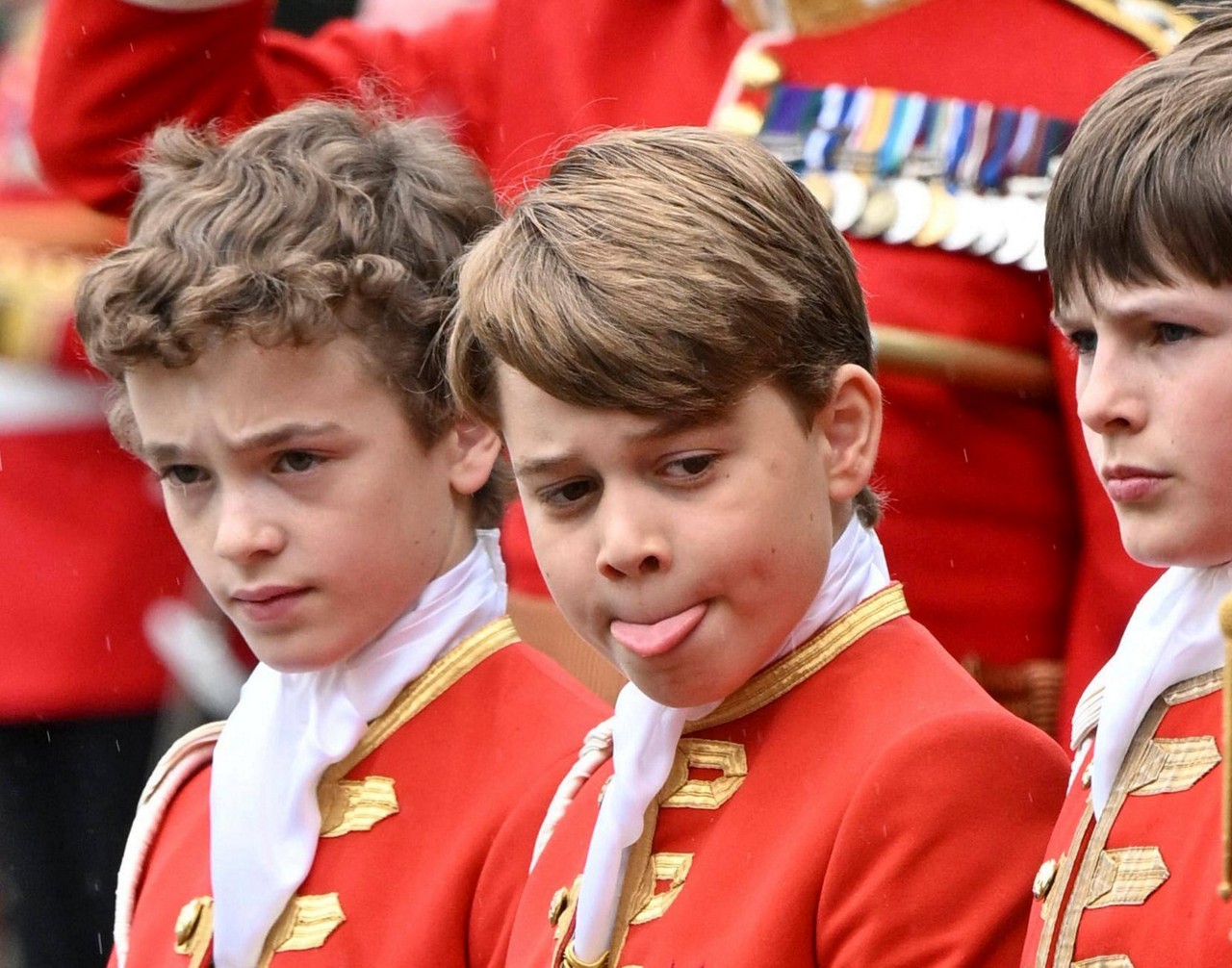Príncipe George na coroação de Charles III