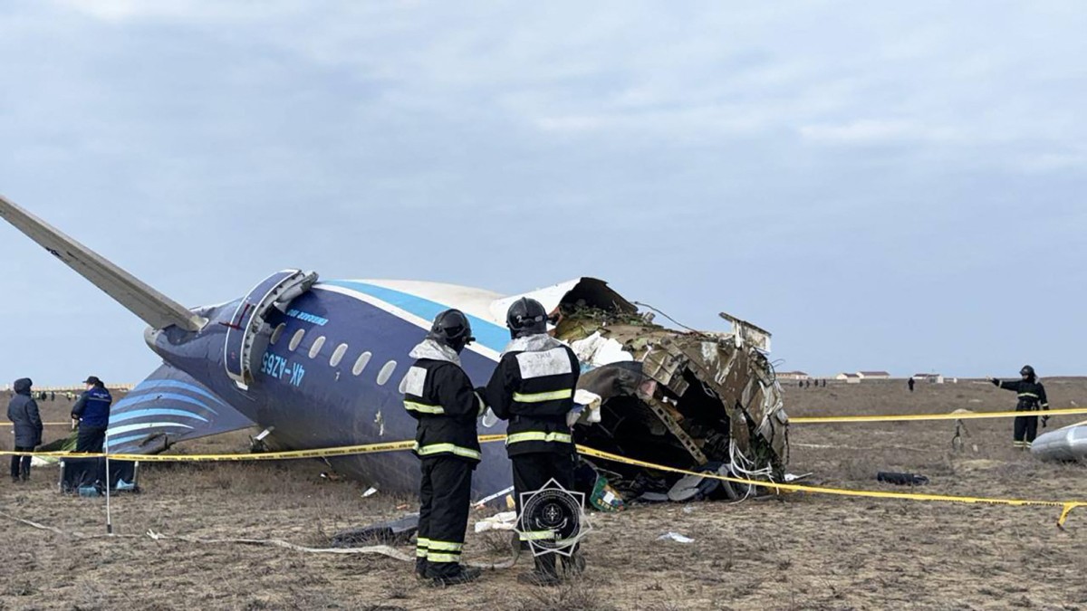 Acidente de avião no Cazaquistão deixou 38 mortos