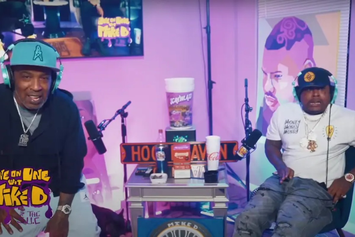 Rapper 2 Low atira acidentalmente durante entrevista ao vivo