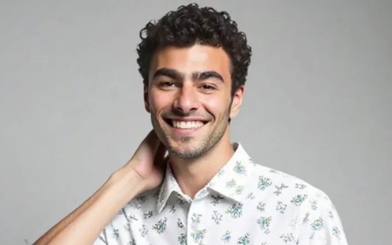 Homem muito parecido com Luigi Mangione aparece em anúncio de camisa na Shein