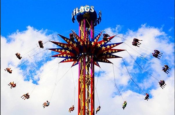 Brinquedo do acidente é o SkyScreamer e tem mais de 70 metros de altura