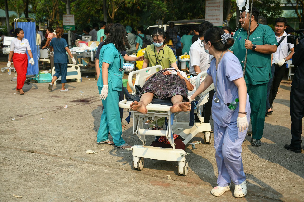 Número de vítimas ainda é desconhecido, mas hospitais contabilizam alto número de atendimentos