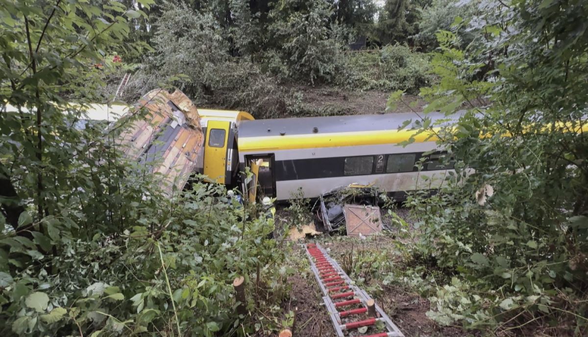 Um trem de passageiros descarrilhou na cidade de Riedlingen, a 158 km de Munique, na Alemanha