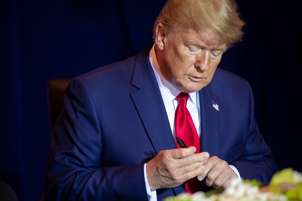 Justiça dos EUA suspende plano de Trump de acelerar deportações