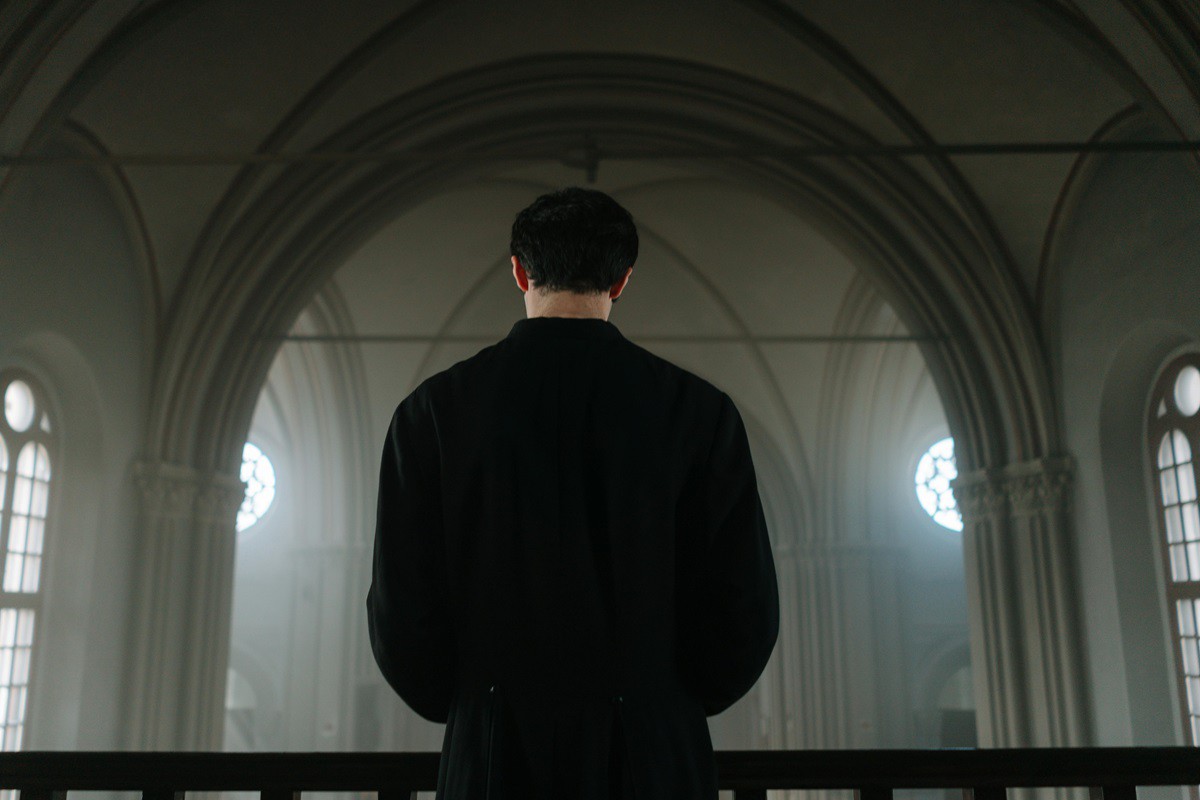 Vaticano emitiu comunicado permitindo que gays se tornem padres