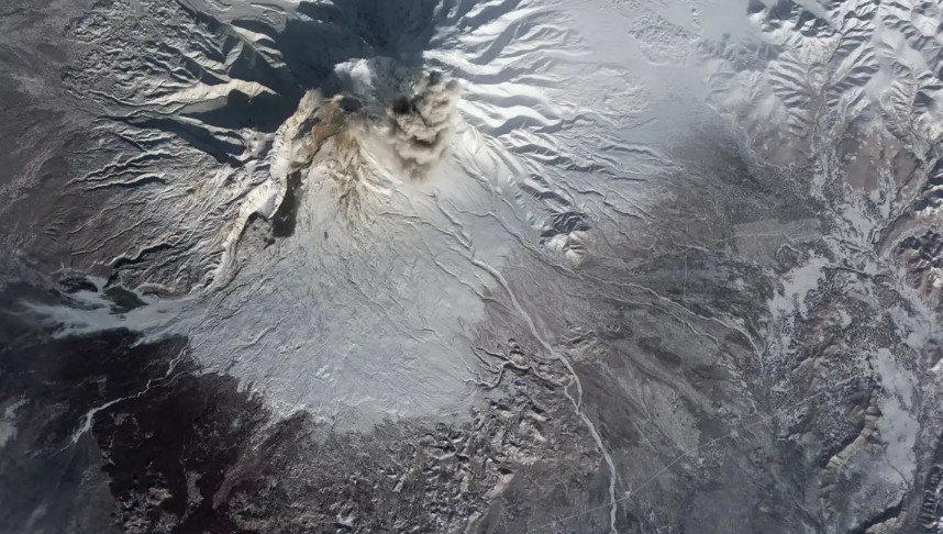 Vulcão em erupção na Rússia