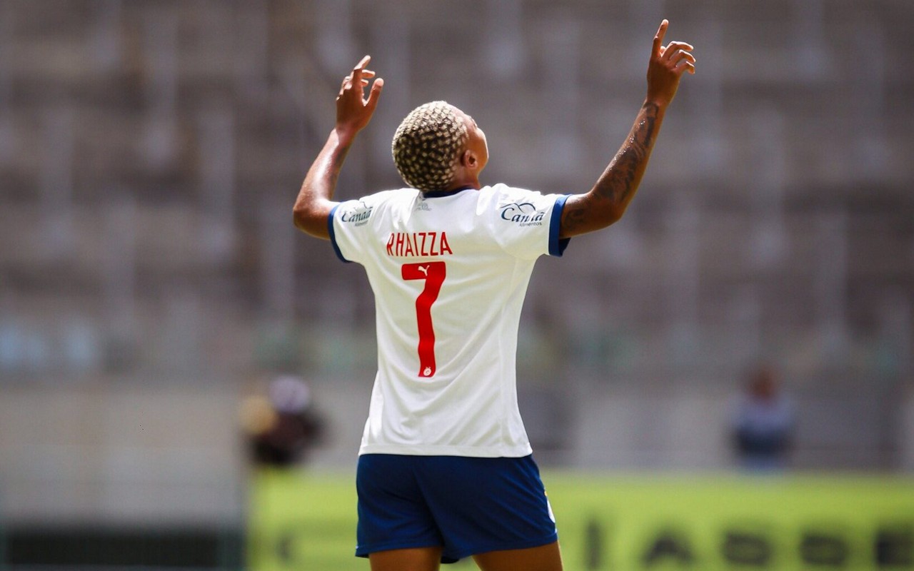 Rhaizza comemora gol em Bahia x Ferroviária, pelo Brasileirão feminino. (Foto: Letícia Martins / EC Bahia)