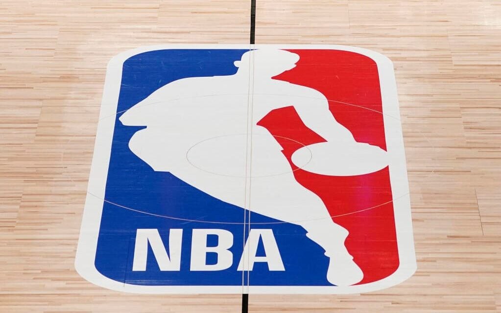 Logo da NBA em quadra (Foto: AP Photo/Ashley Landis, Pool, File)