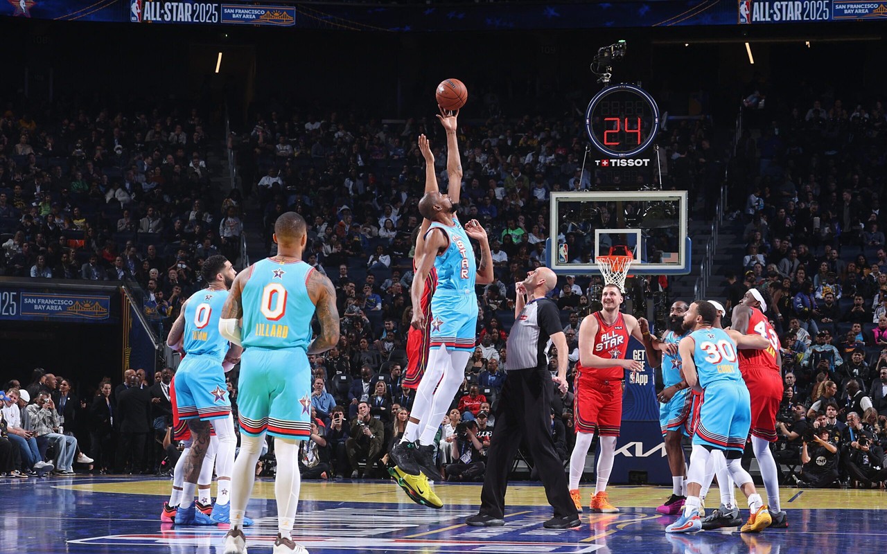 Início da final do NBA All-Star Game 2025 (Foto: Nathaniel S. Butler/NBAE via Getty Images/AFP)