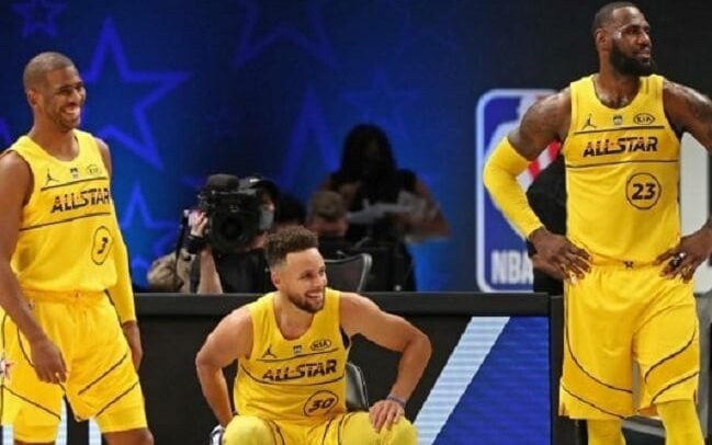 Chris Paul, Stephen Curry e LeBron James durante All-Star Game 2021 (Foto: Joe Murphy/AFP)