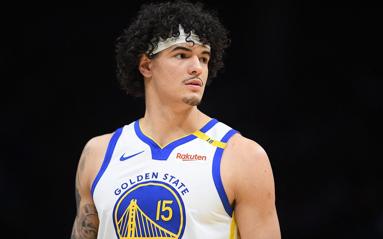 Gui Santos durante jogo do Golden State Warriors (Foto: Erin Mizelle/NBAE via Getty Images/AFP)