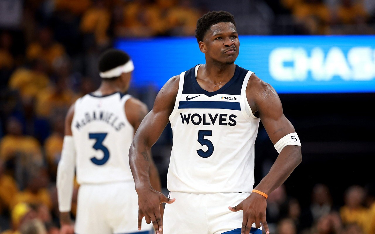 O Minnesota Timberwolves venceu o Golden State Warriors por 117 a 110 (Foto: Ezra Shaw/AFP)