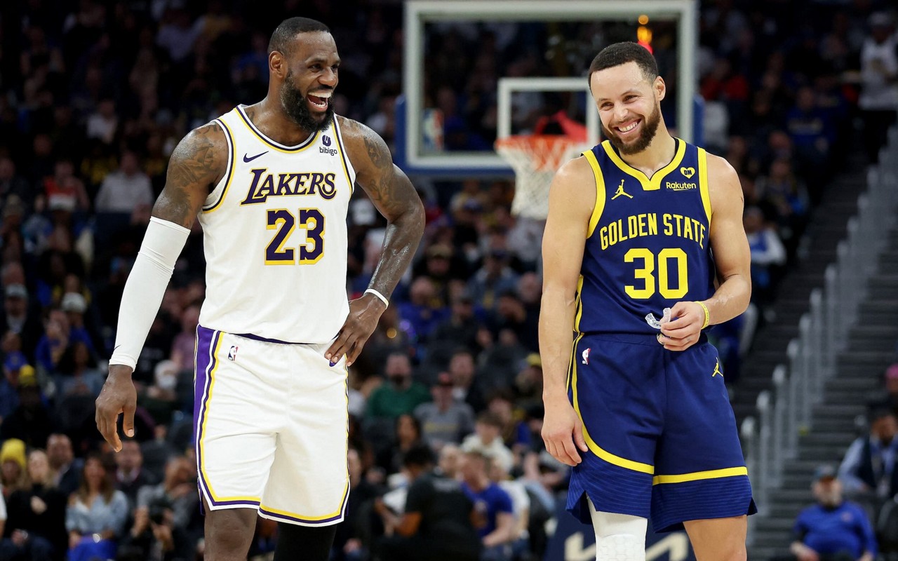 Semana da NBA terá o encontro entre LeBron James e Stephen Curry no jogo Los Angeles Lakers x Golden State Warriors (Foto: Ezra Shaw/AFP)