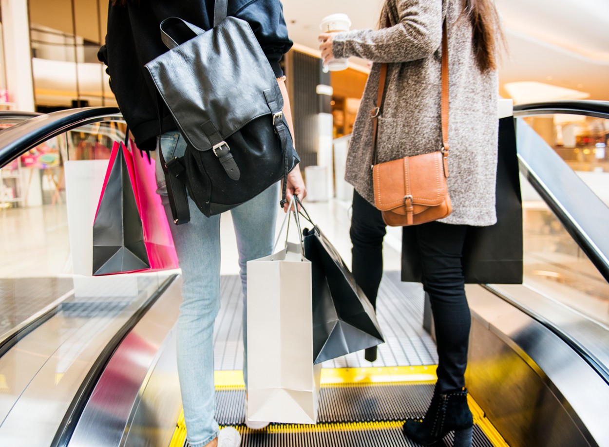 Shoppings de BH terão horários alterados no feriado