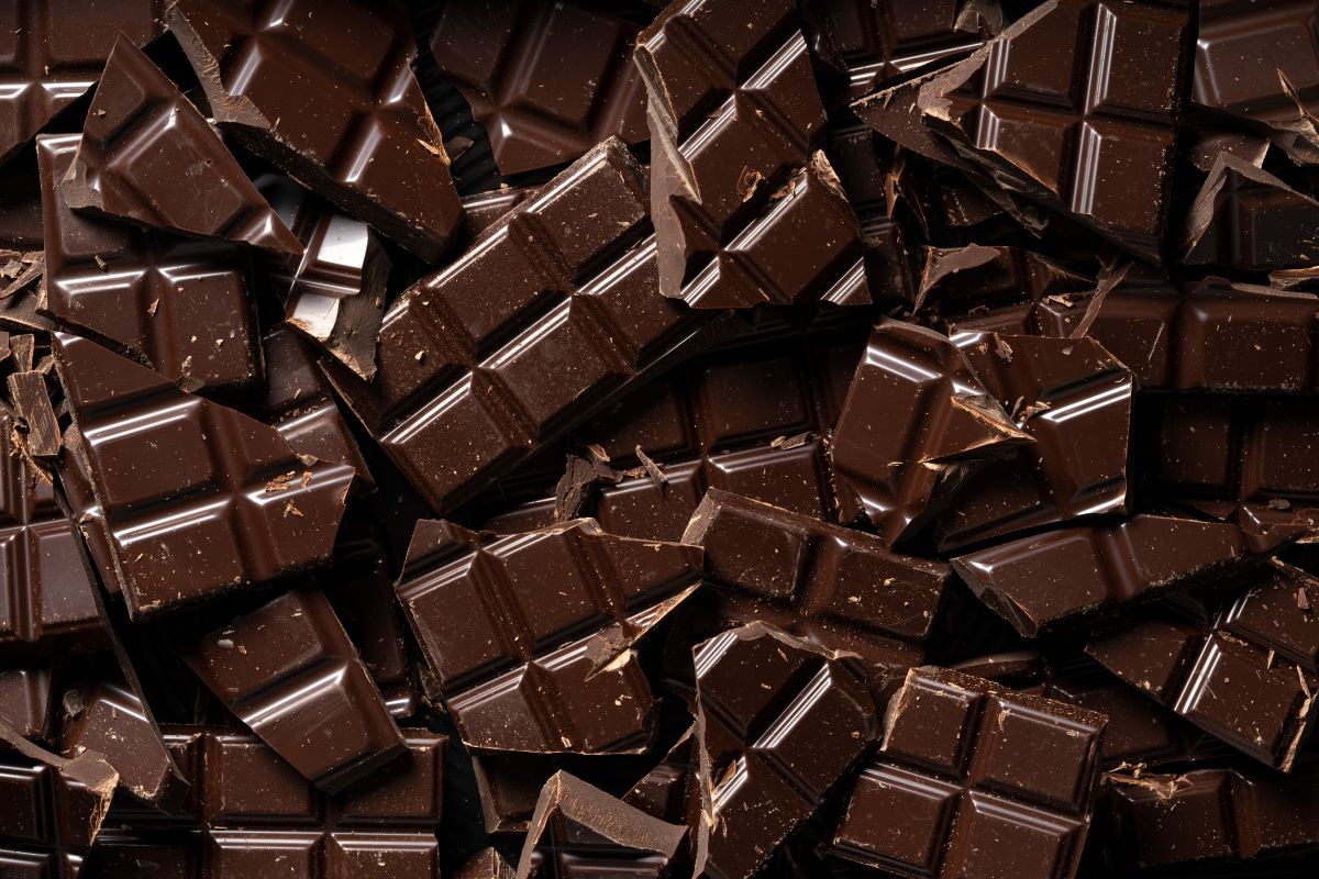À medida que a Páscoa se aproxima, a briga entre as gigantes do chocolate ultrapassa as prateleiras e vai parar na Justiça