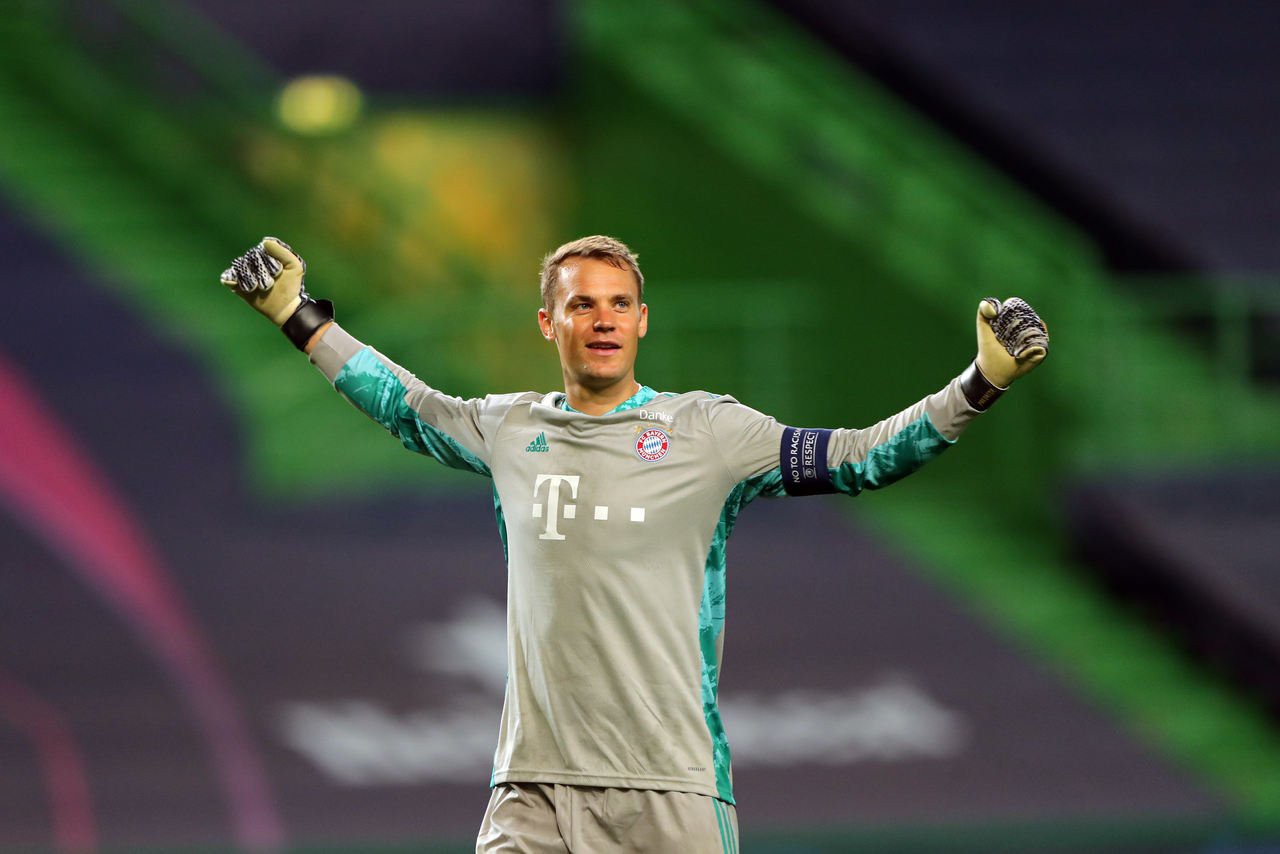 Neuer em ação pelo Bayern de Munique (Foto: MIGUEL A. LOPES / POOL / AFP)