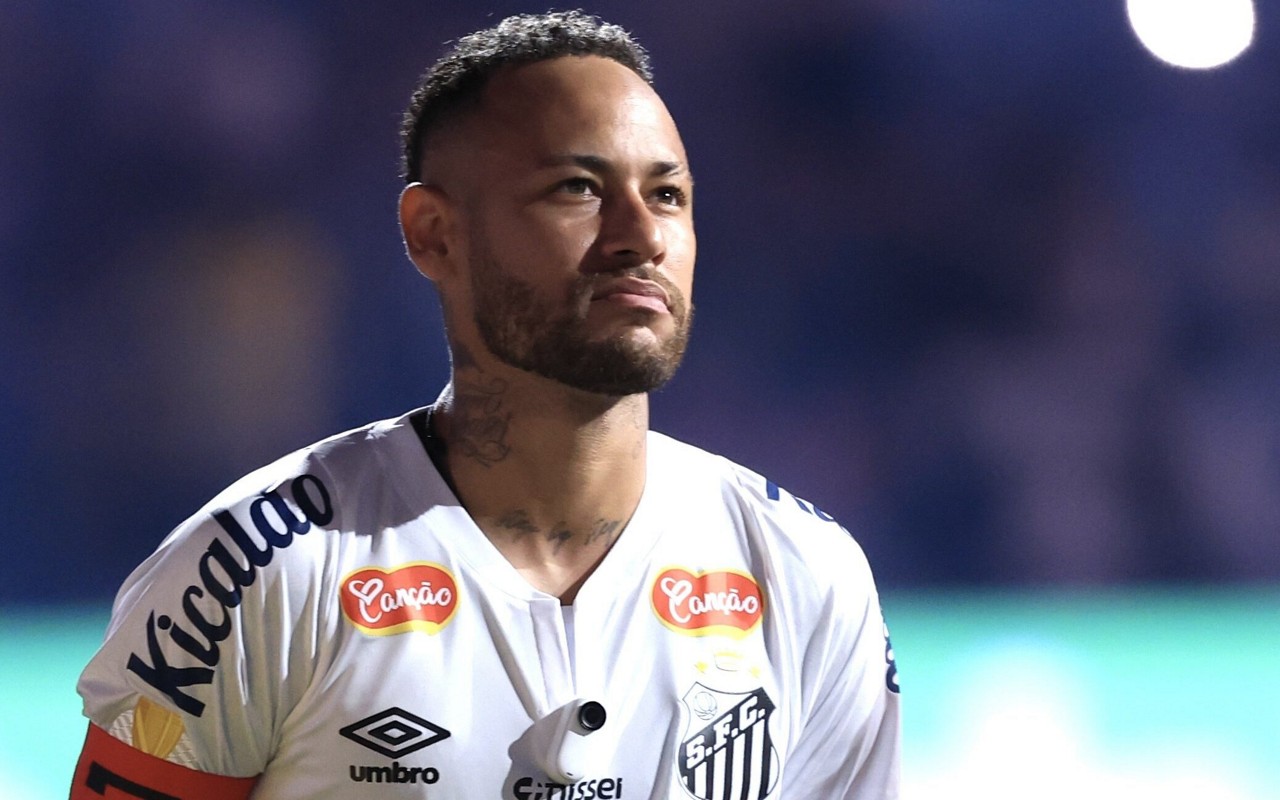 Neymar retornou ao santos em janeiro de 2025 (Foto: Marcello Zambrana/AGIF)