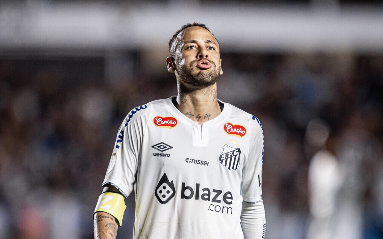 Neymar reestreia pelo Santos contra o Botafogo-SP (Foto: Raul Baretta/ Santos FC)
