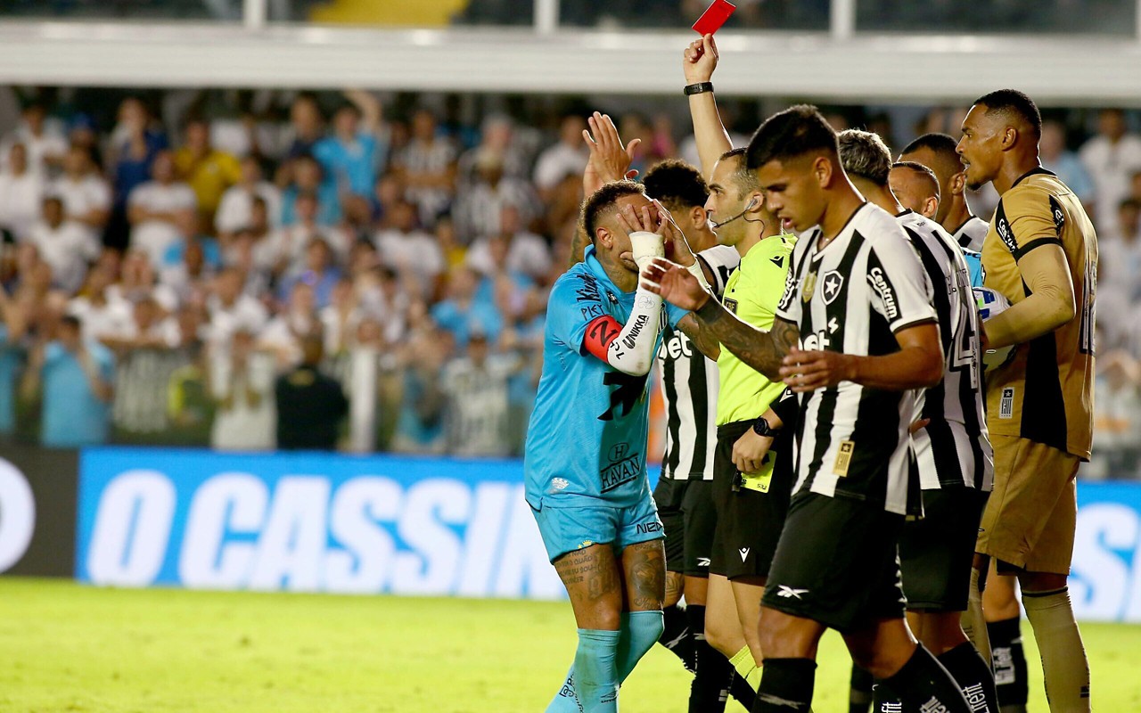 Neymar foi expulso contra o Botafogo (Foto: Mauricio De Souza/AGIF)