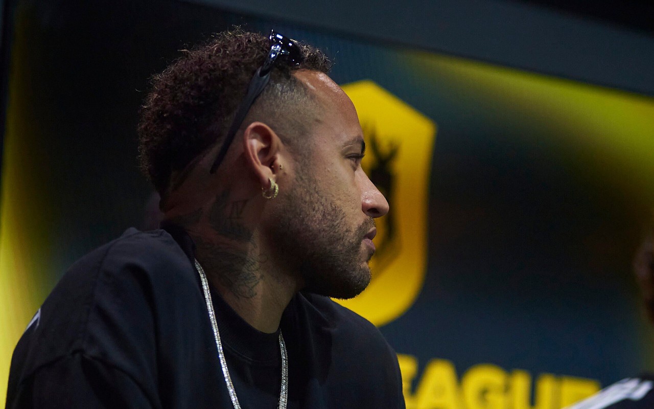 Neymar esteve presente na estreia da Kings League Brasil e acompanhou seu time, a Fúria FC. (Foto: Kings League Brasil/Divulgação)