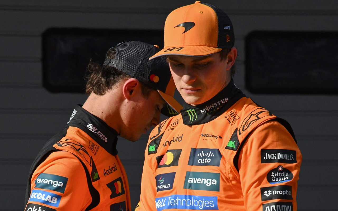 Lando Norris e Oscar Piastre durante o GP da China (Foto: Jade Gao / AFP)