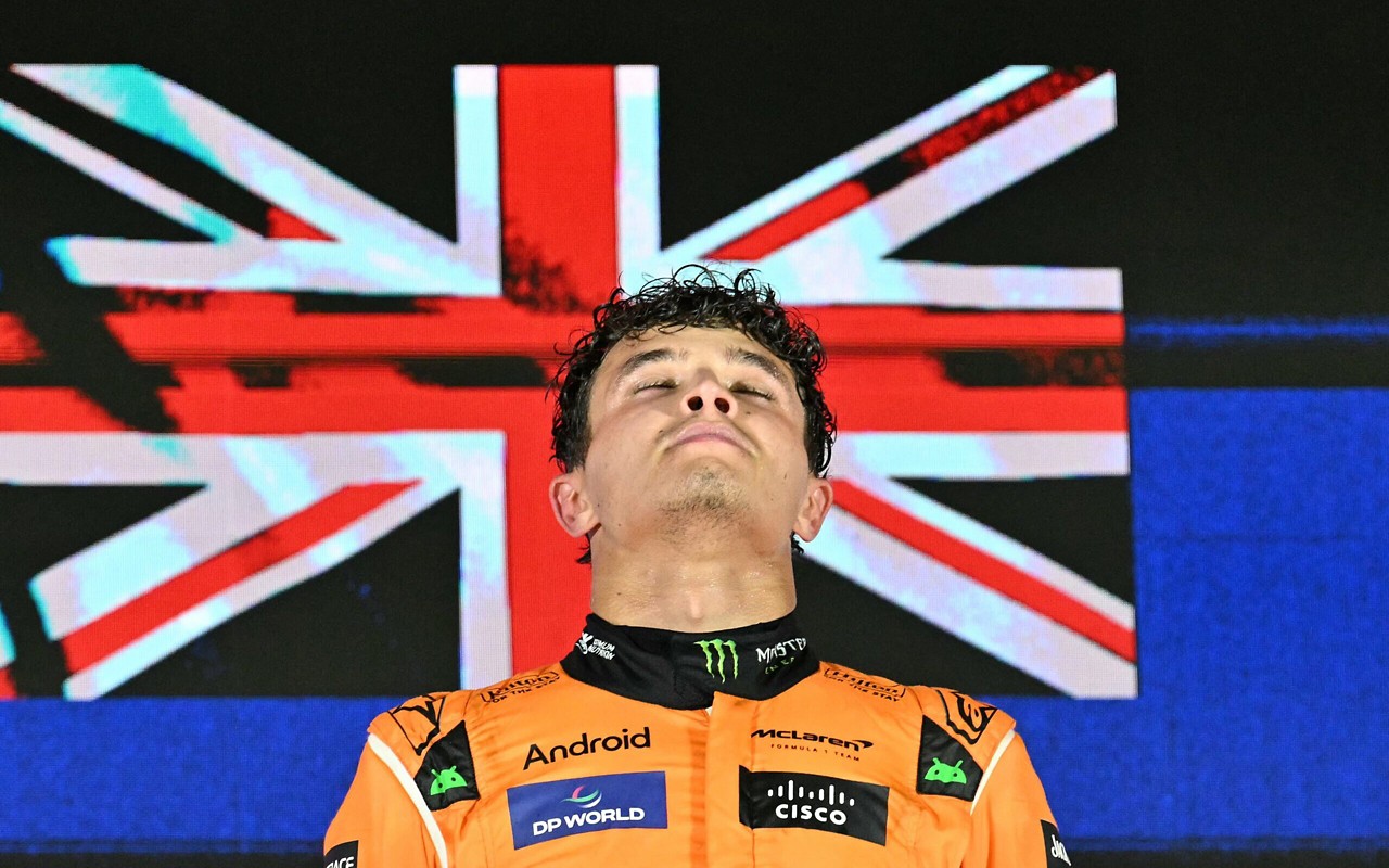 Norris lidera e Hamilton bate Leclerc no teste de pneus da Pirelli em Barcelona (Foto: Mohd Rasfan/AFP)