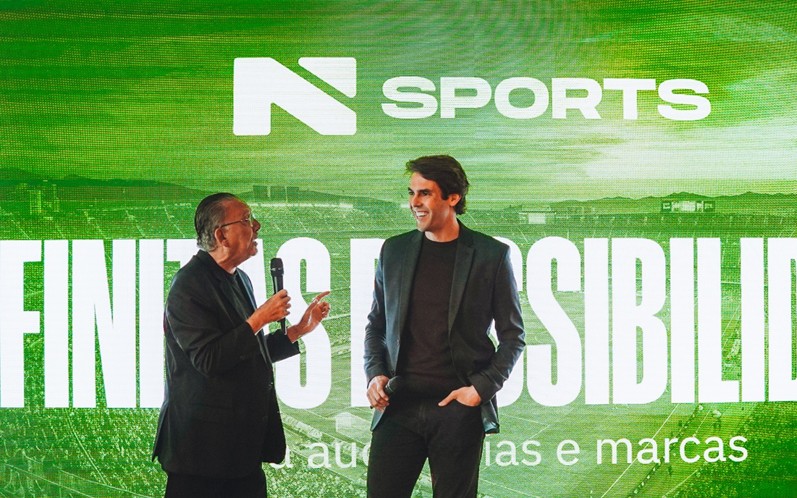 Kaká e Galvão Bueno na apresentação da N Sports (Foto: Carol Cerejo / N Sports)