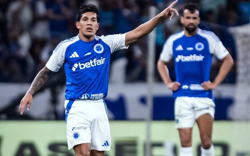 Volante Lucas Romero recebeu quatro cartões amarelos em 11 jogos pelo Cruzeiro no Brasileirão (Foto: Gustavo Aleixo/Cruzeiro)
