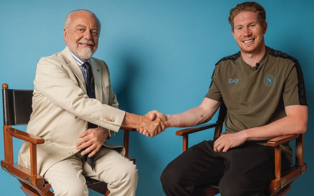 De Bruyne foi anunciado oficialmente pelo Napoli nesta quinta-feira (Foto: Reprodução/Napoli)