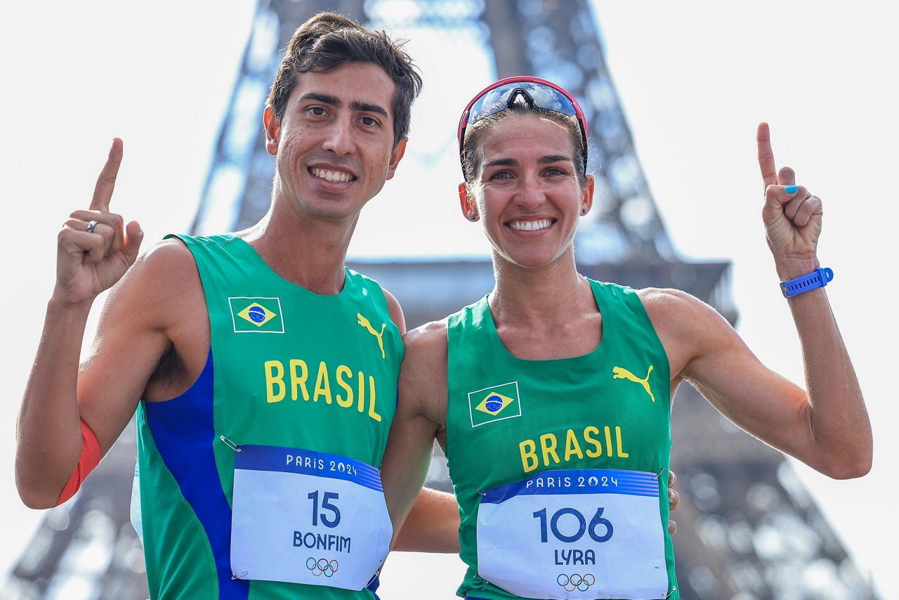 Caio Bonfim e Viviane Lyra  do revezamento misto da marcha atletica