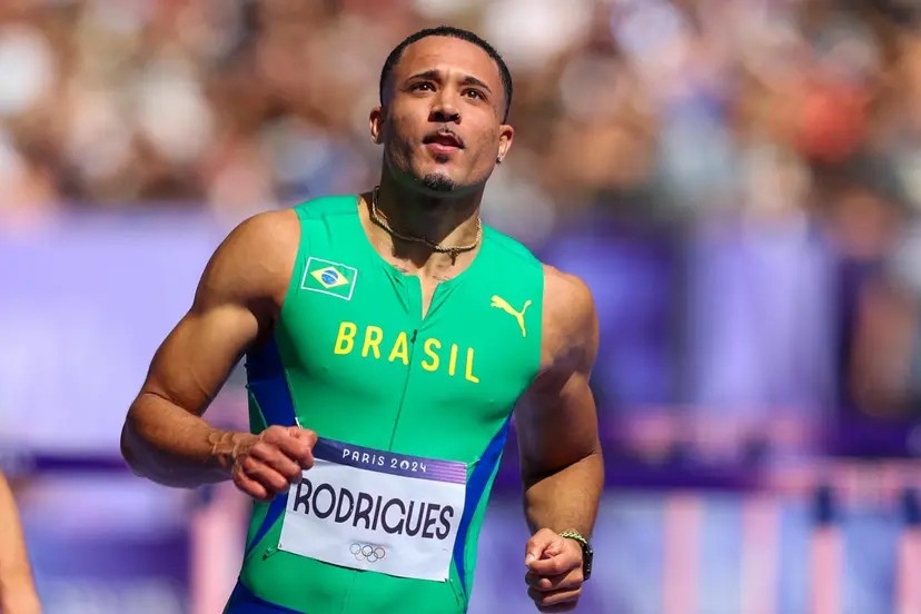 Eduardo Rodrigues avança às semifinais do 110m com barreiras em Paris-2024
