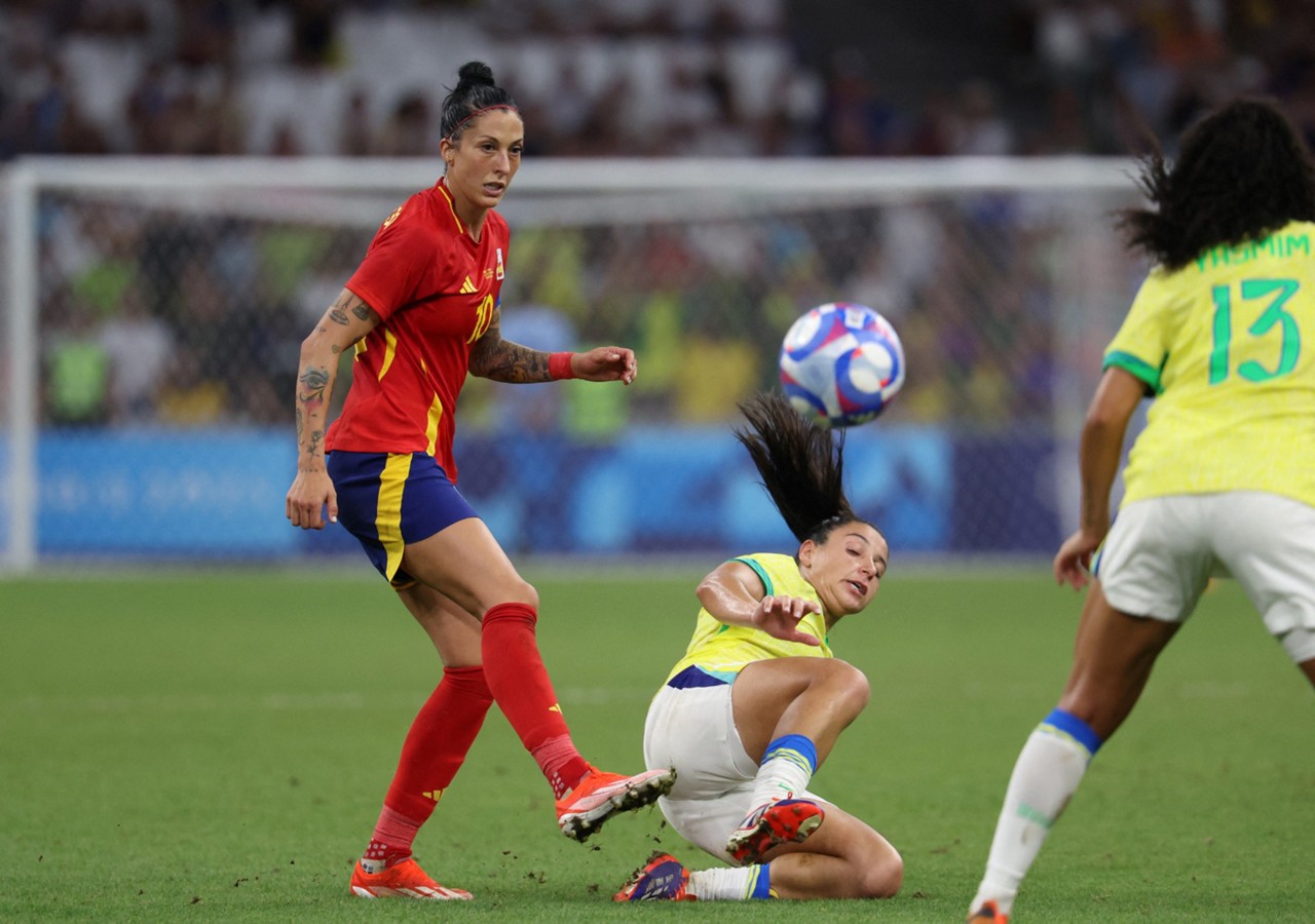 Atacante da Espanha Jennifer Hermoso em partida com o Brasil nos Jogos de Paris