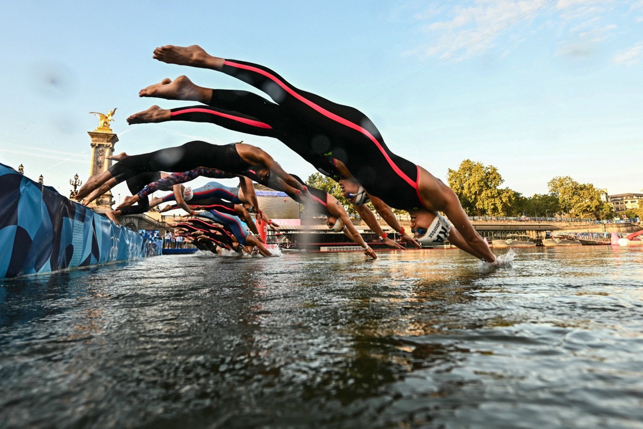 Prova da maratona aquática também foi realizada no Rio Sena, nesta quinta (8/8)
